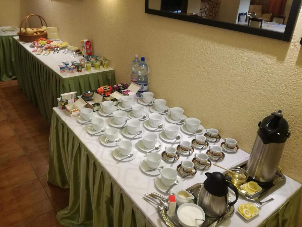 Szilvia Panzió Gyomaendrőd Acomodação com café da manhã Exterior foto