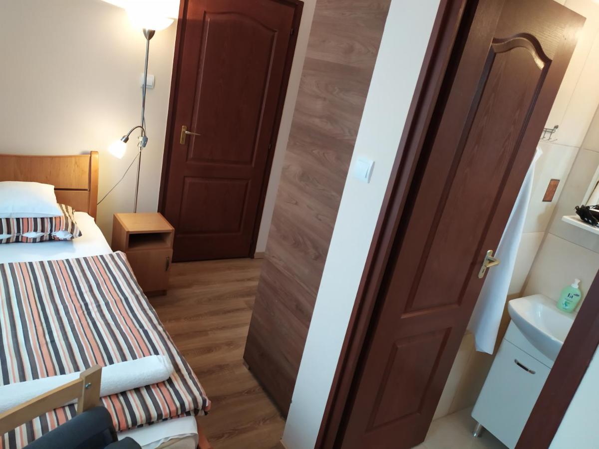 Szilvia Panzió Gyomaendrőd Acomodação com café da manhã Exterior foto